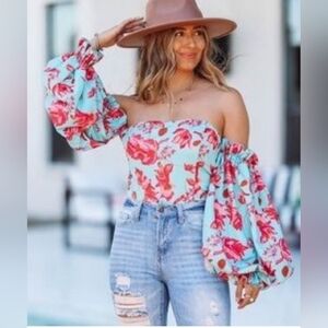 Hazel & Olive Crop Top. Medium